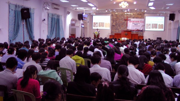 Ho Chi Minh city: Open a class for basic studies of Holy Bible
